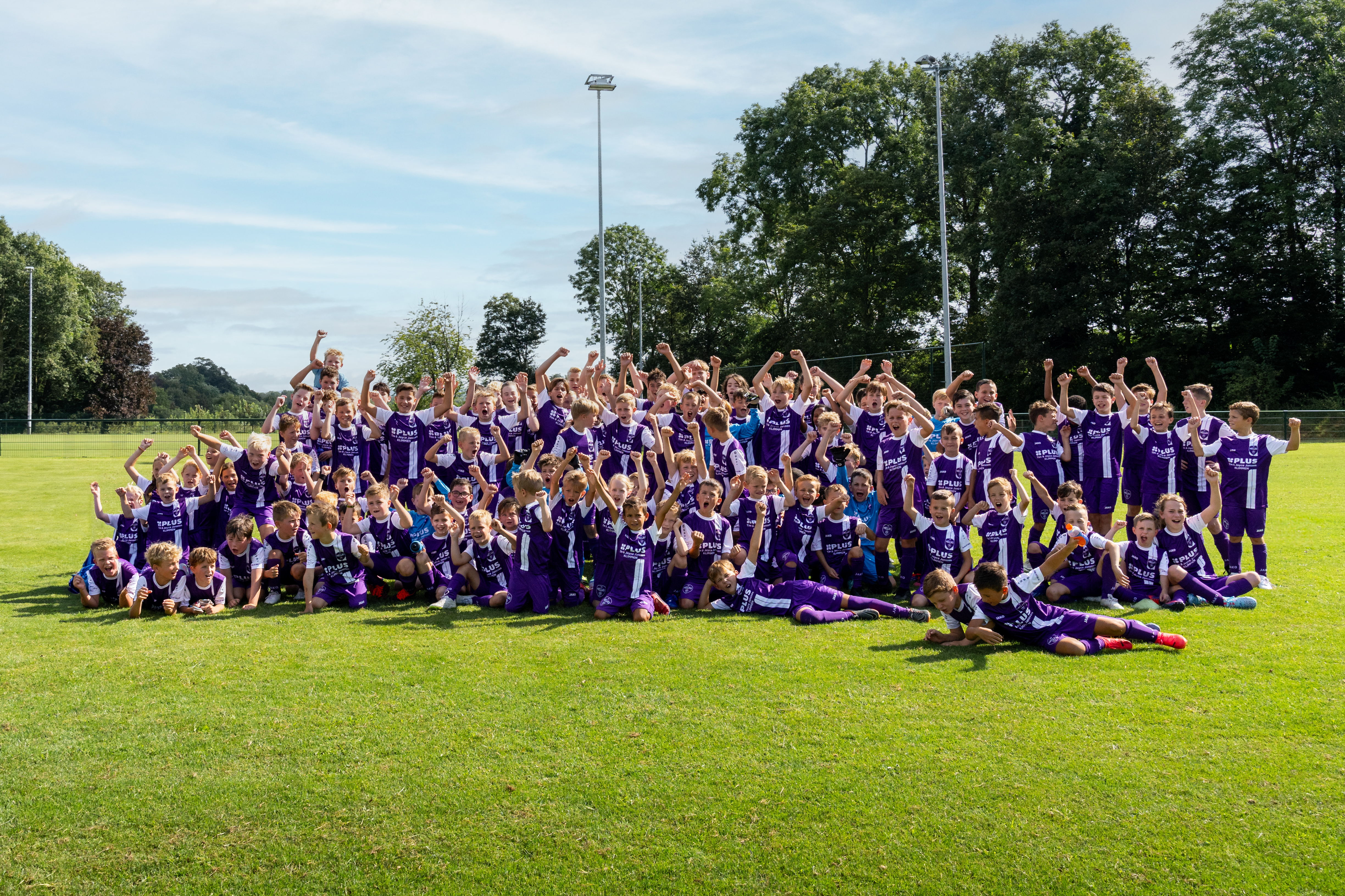 VV Hellas Title Image