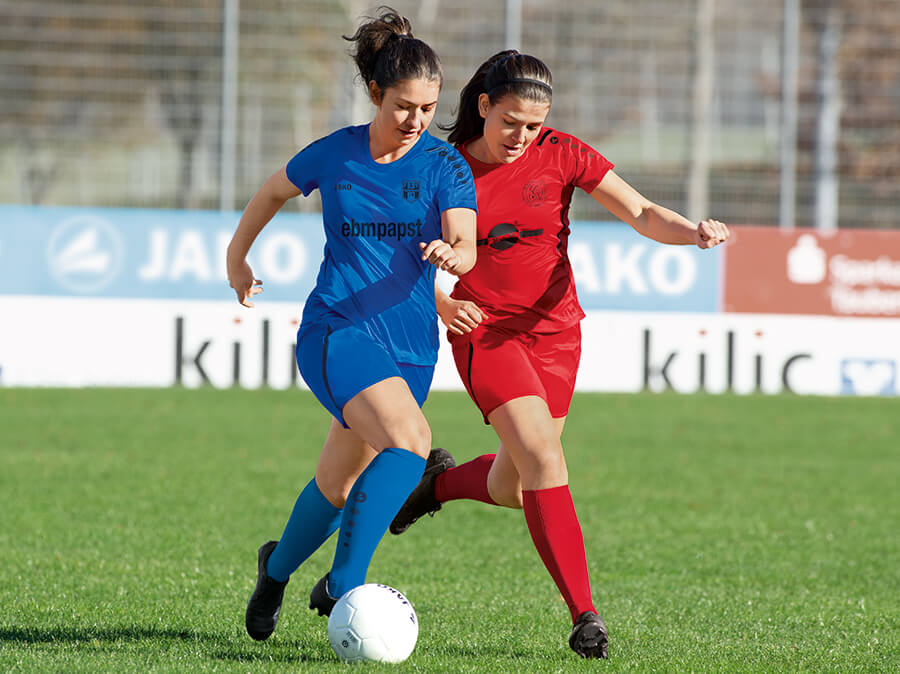 Les femmes jubilent dans les maillots JAKO